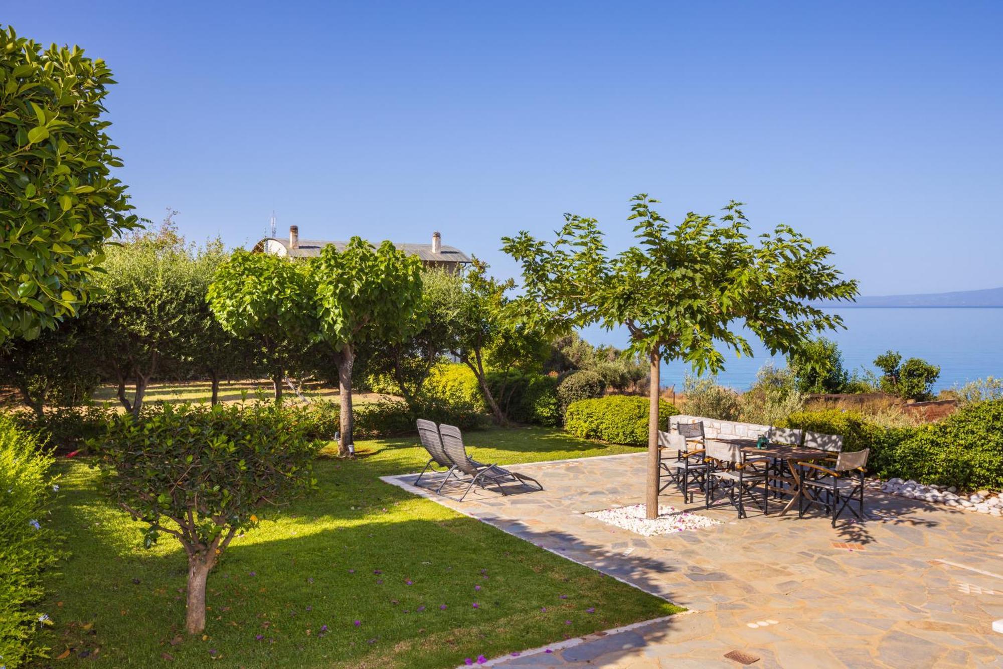 Messinian Blue Seaside Villa กาลามาตา ภายนอก รูปภาพ