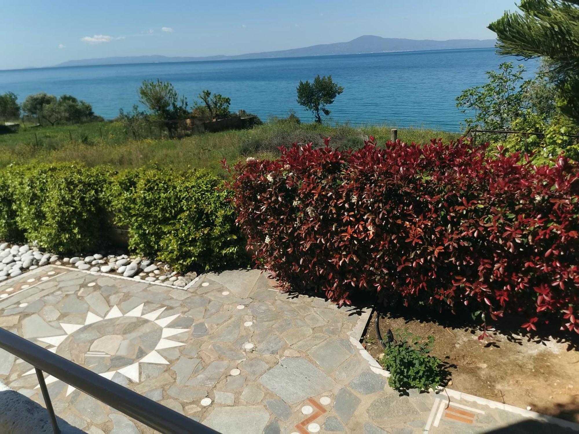 Messinian Blue Seaside Villa กาลามาตา ภายนอก รูปภาพ